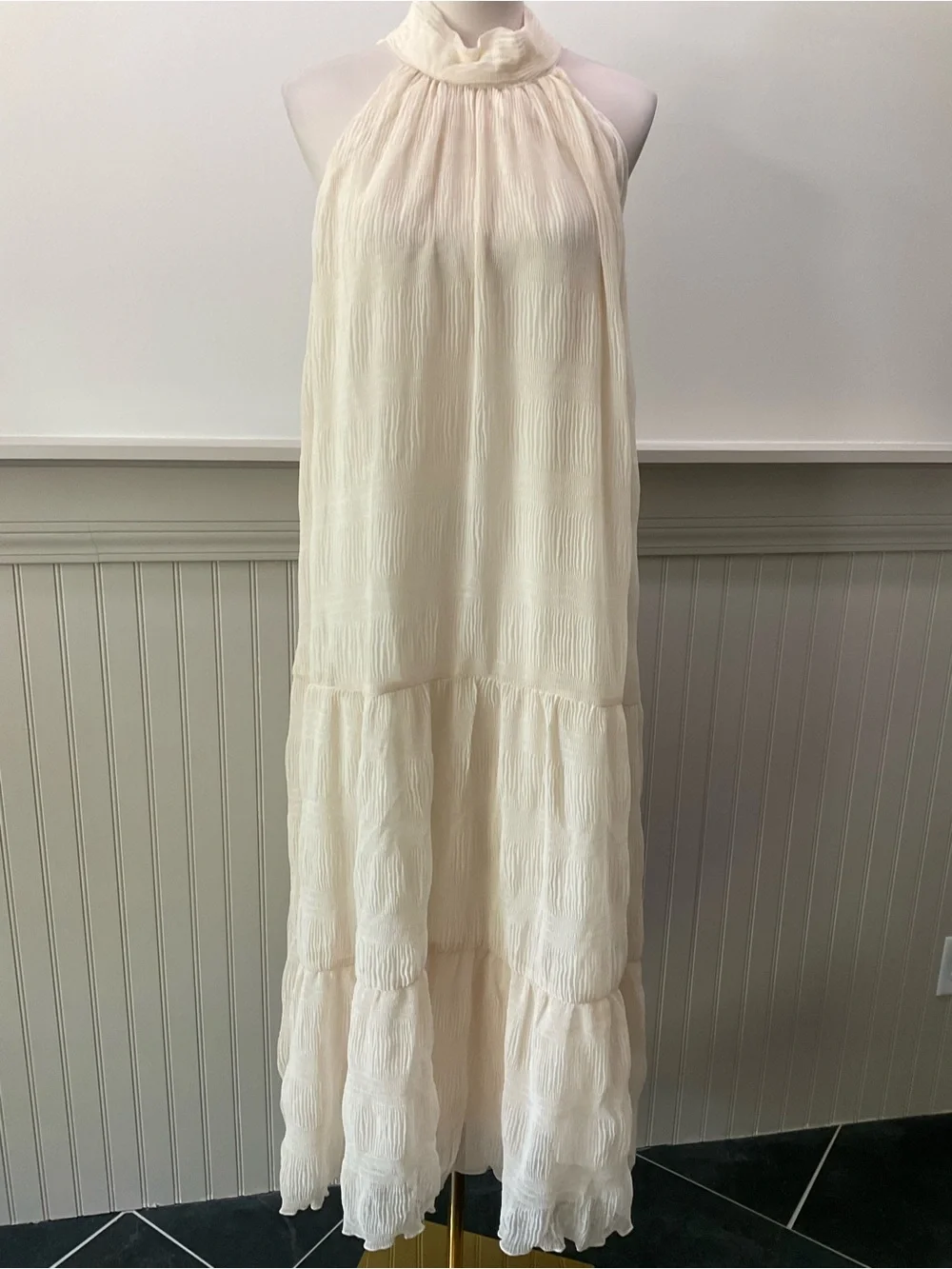 House of Harlow 1960 Cream Crinkle Halter Maxi Dress NWT Size Large Pearl Tie